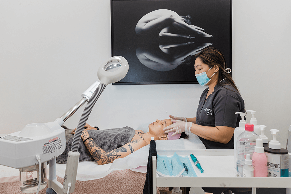 RF Tightening + Facial